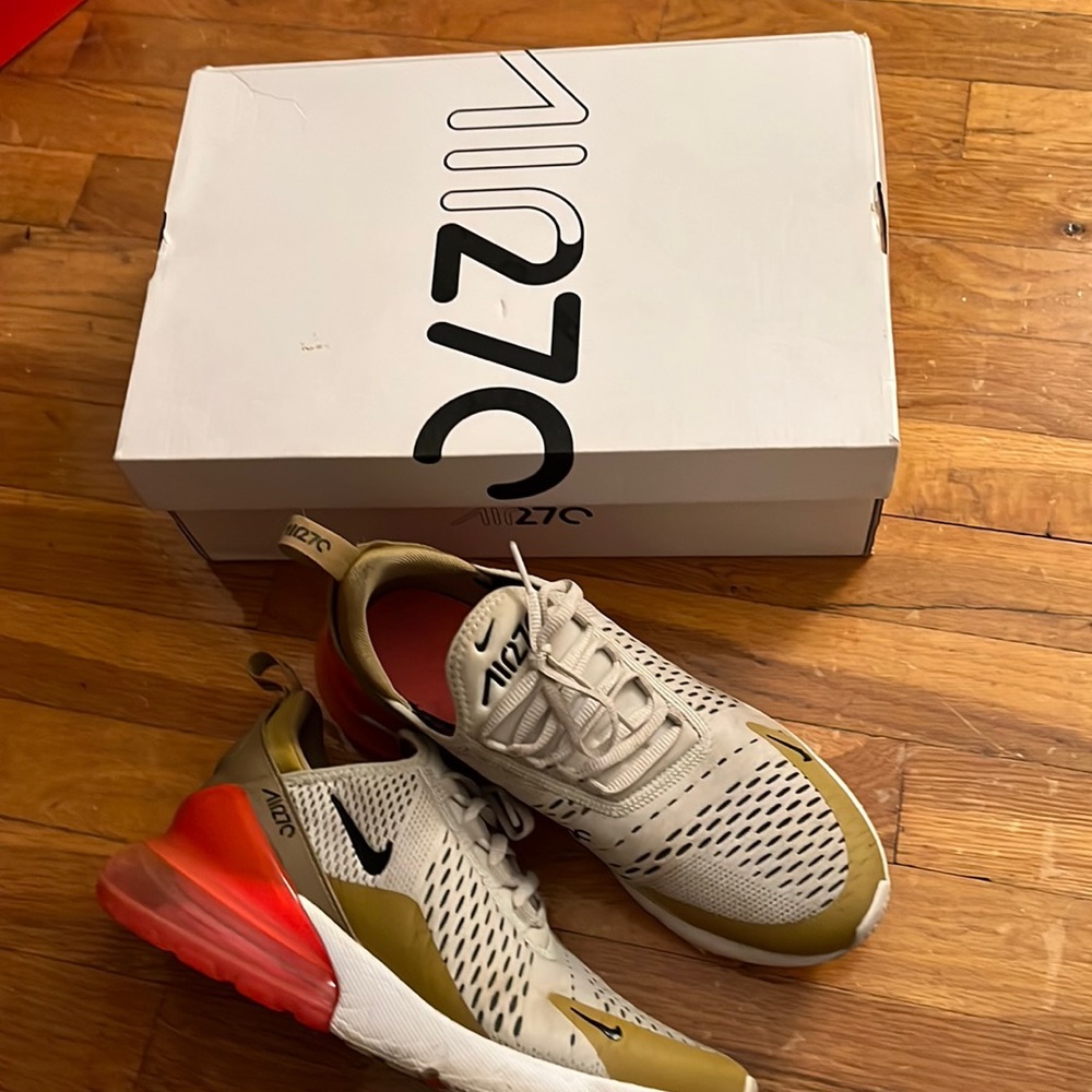 Nike Womens Air Max 270